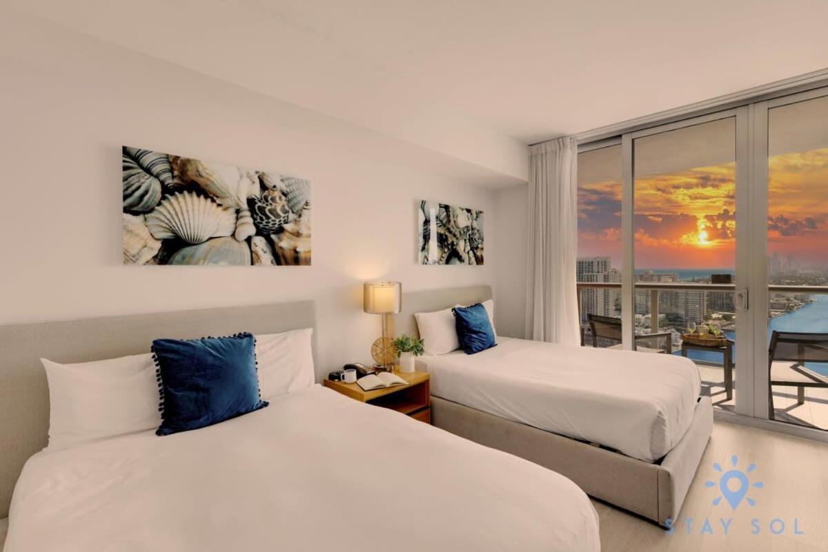 Amenities Balcony W Stunning Views-Beachfront Холандейл Бийч Екстериор снимка
