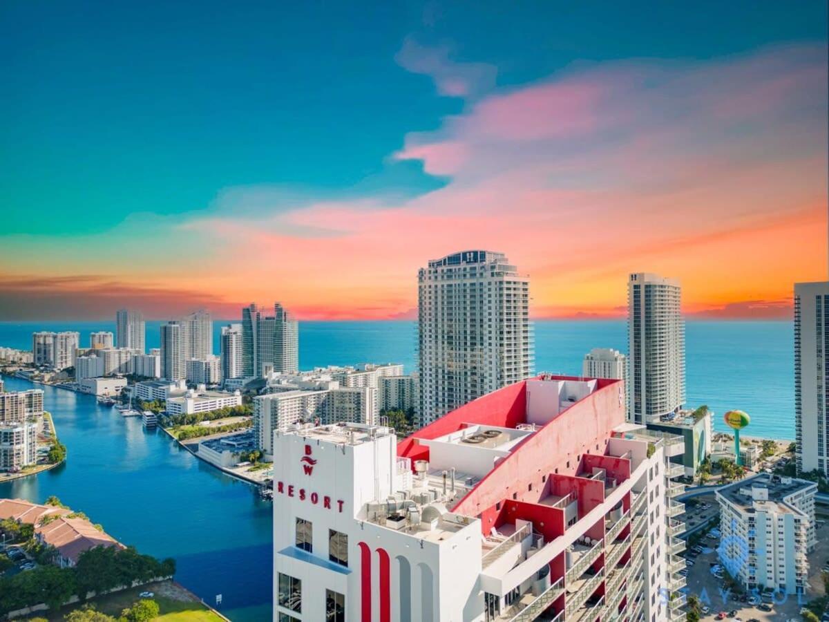 Amenities Balcony W Stunning Views-Beachfront Холандейл Бийч Екстериор снимка