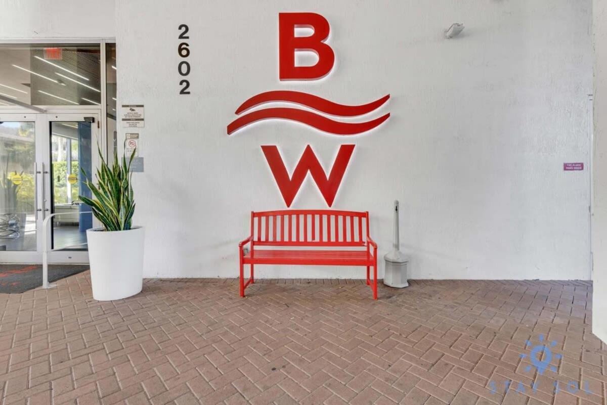 Amenities Balcony W Stunning Views-Beachfront Холандейл Бийч Екстериор снимка