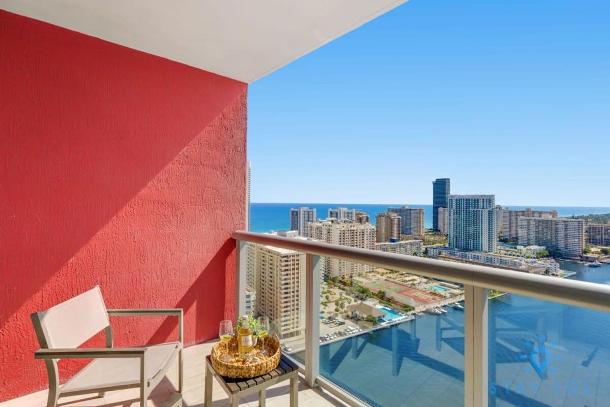 Amenities Balcony W Stunning Views-Beachfront Холандейл Бийч Екстериор снимка