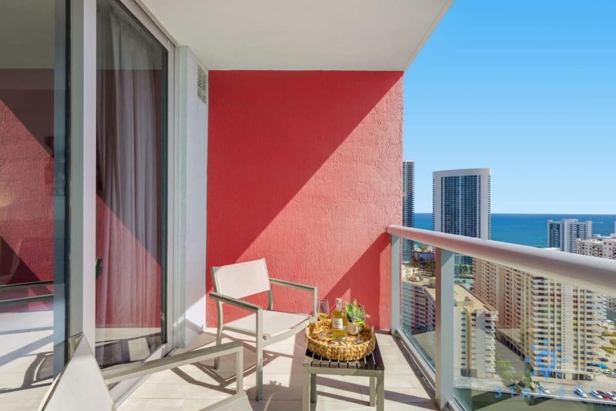 Amenities Balcony W Stunning Views-Beachfront Холандейл Бийч Екстериор снимка
